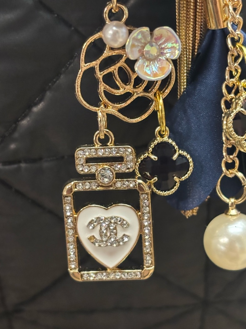 CHANEL Rhinestone perfume bottle charm, Flower, Chain, Purple Clover Bag Charm - Picture 3 of 6